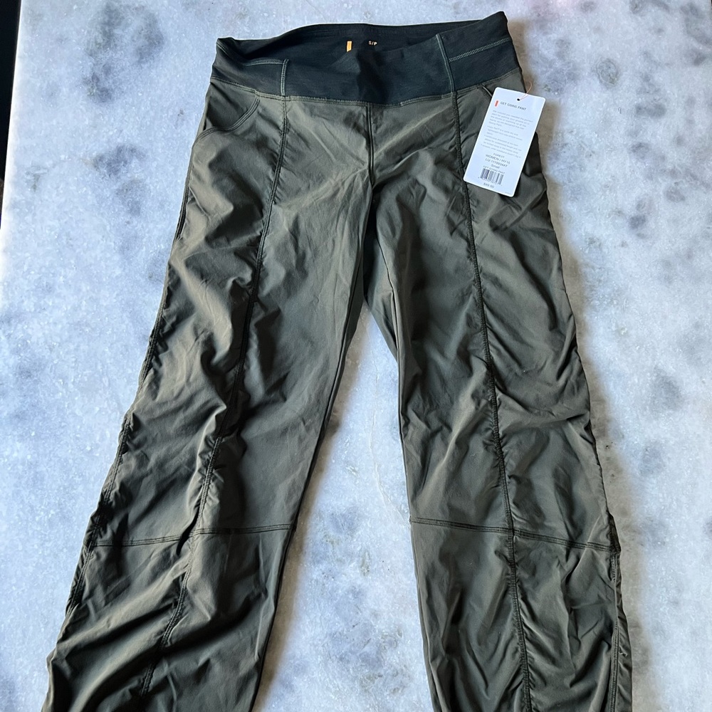 NWT Lucy Get Going Pant in Forest. Size small